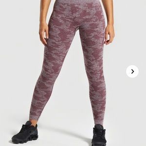 Gymshark Light Grey Camo work-out Leggings